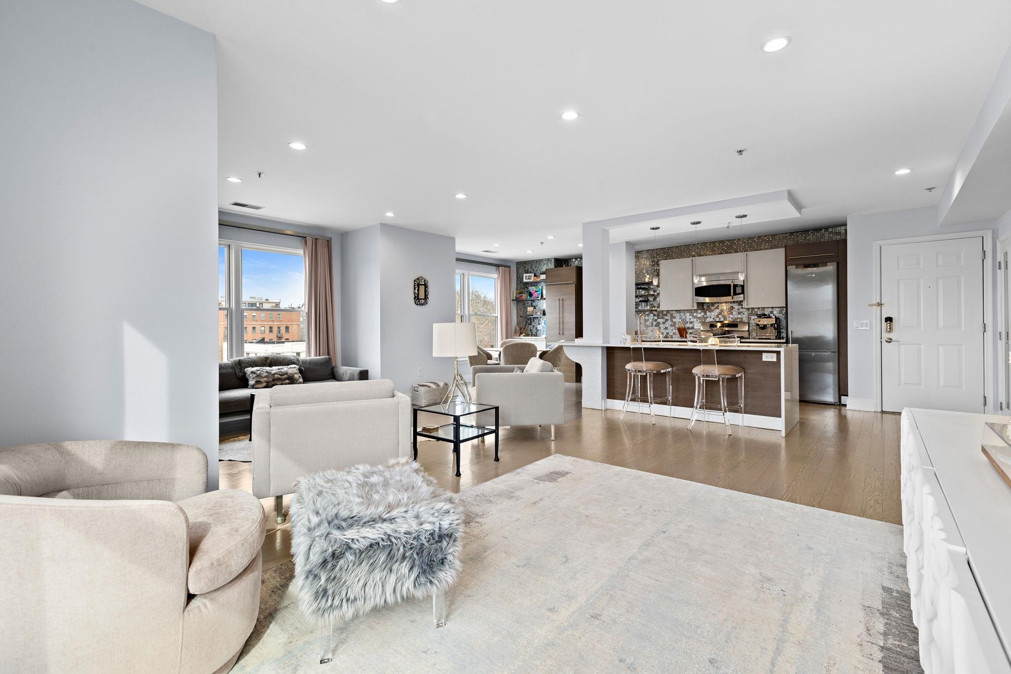 402 9TH ST Unit: E6B