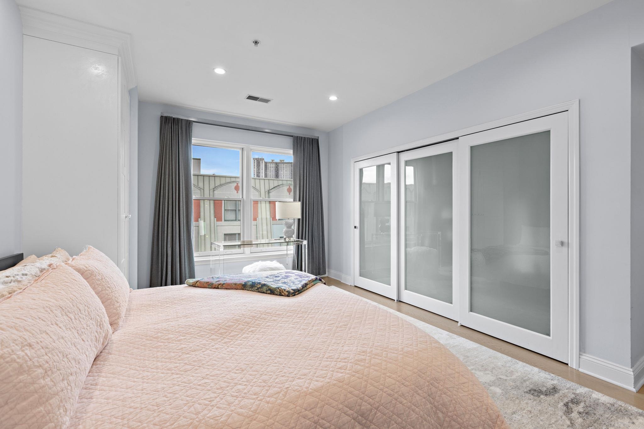 402 9TH ST Unit: E6B