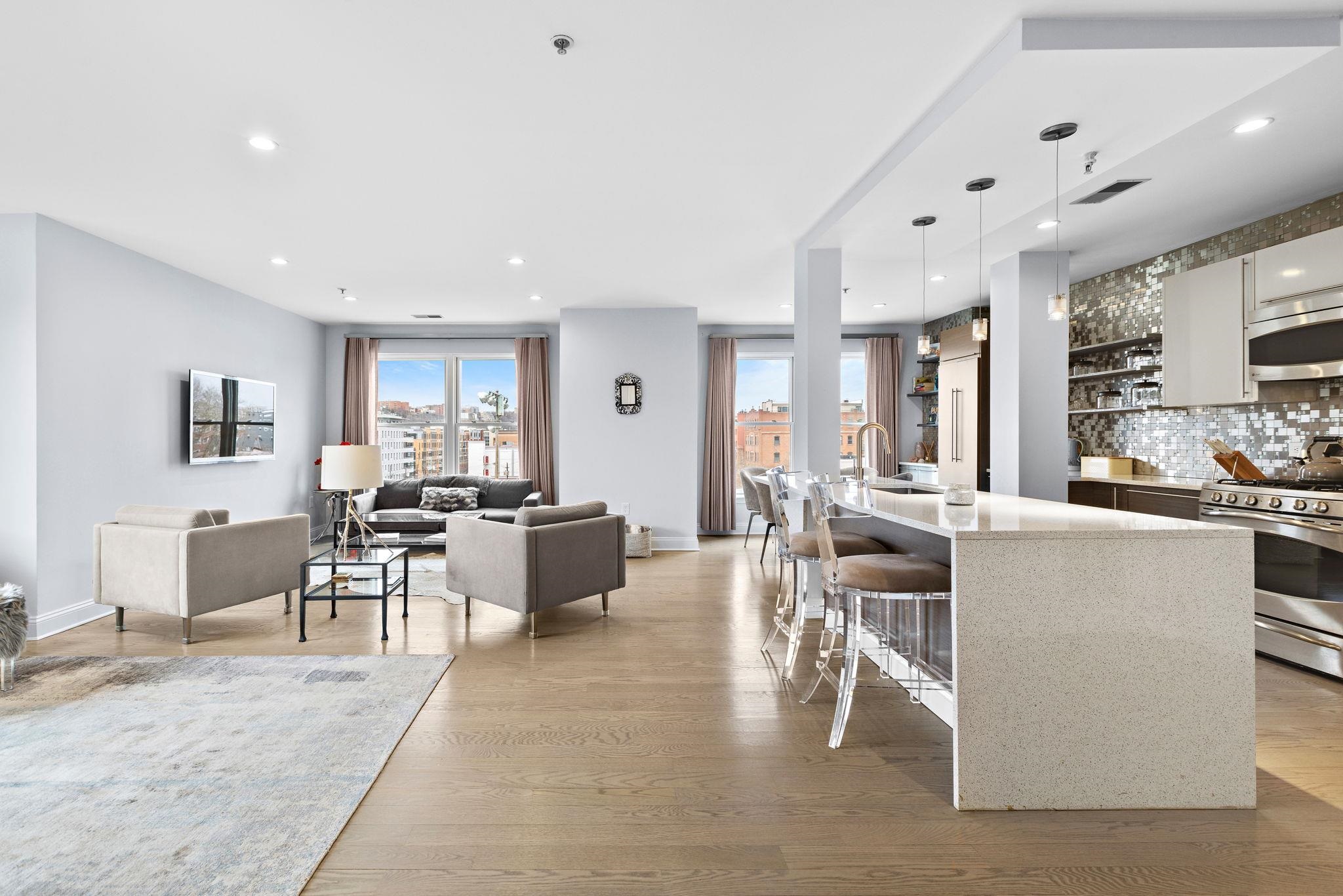 402 9TH ST Unit: E6B