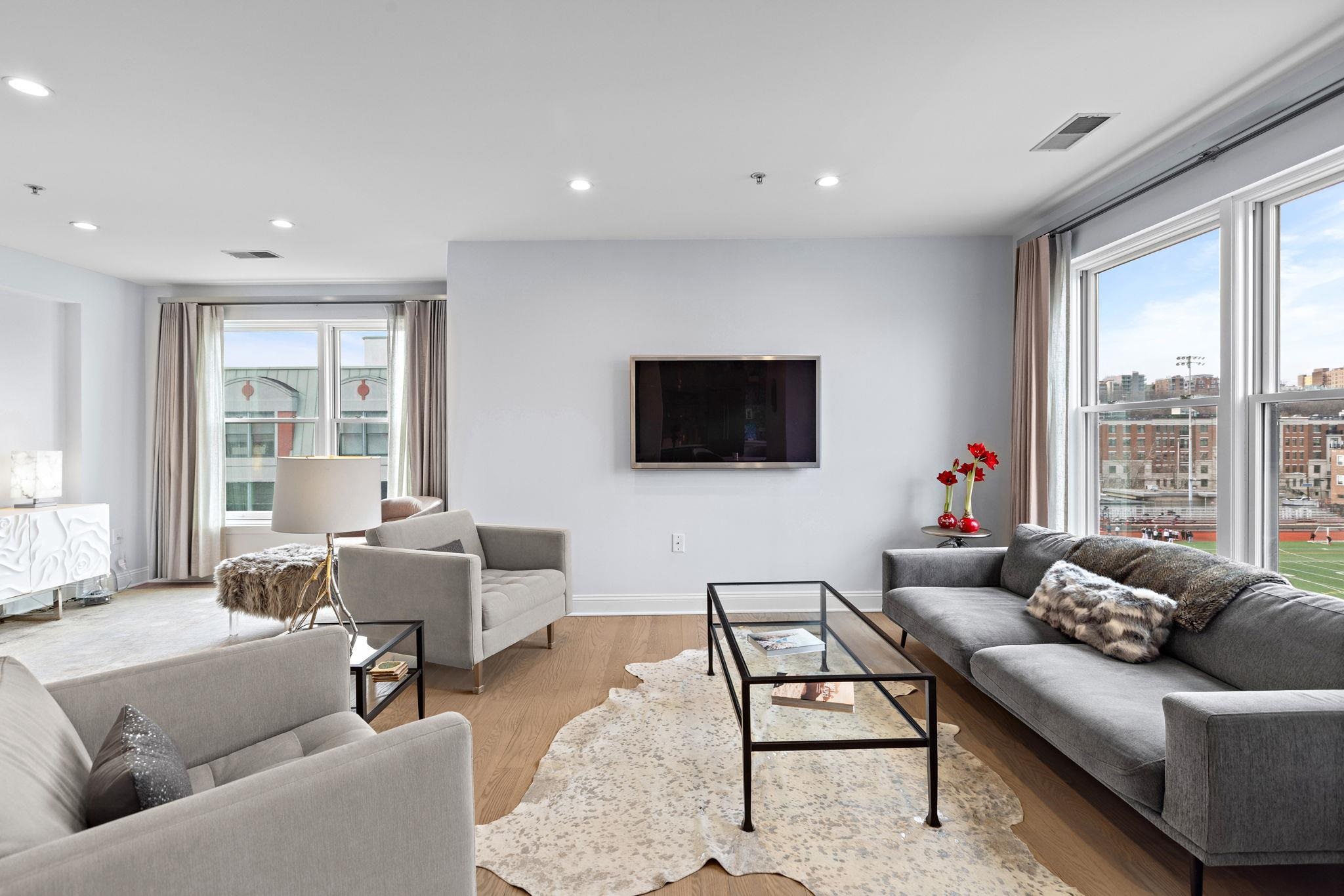 402 9TH ST Unit: E6B