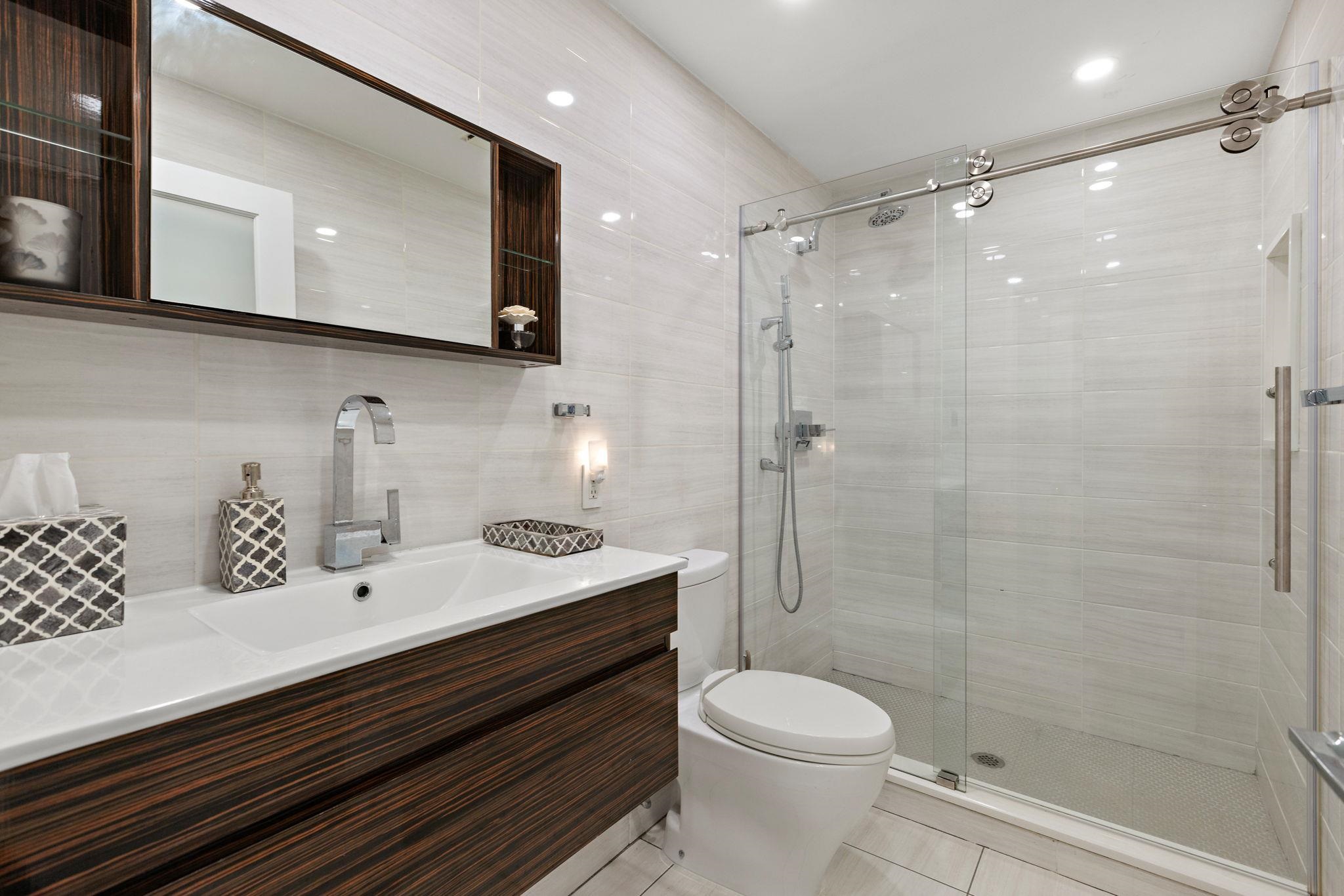 402 9TH ST Unit: E6B