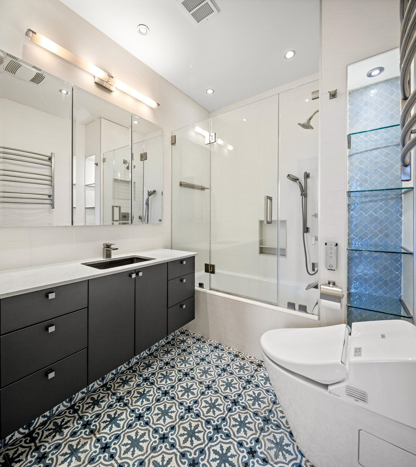 502 HUDSON ST Unit: 4