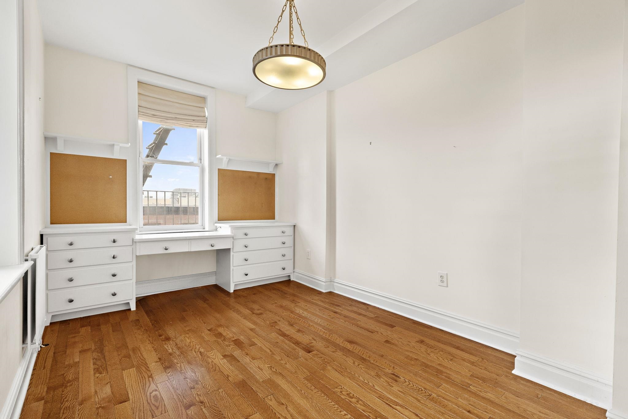 502 HUDSON ST Unit: 4