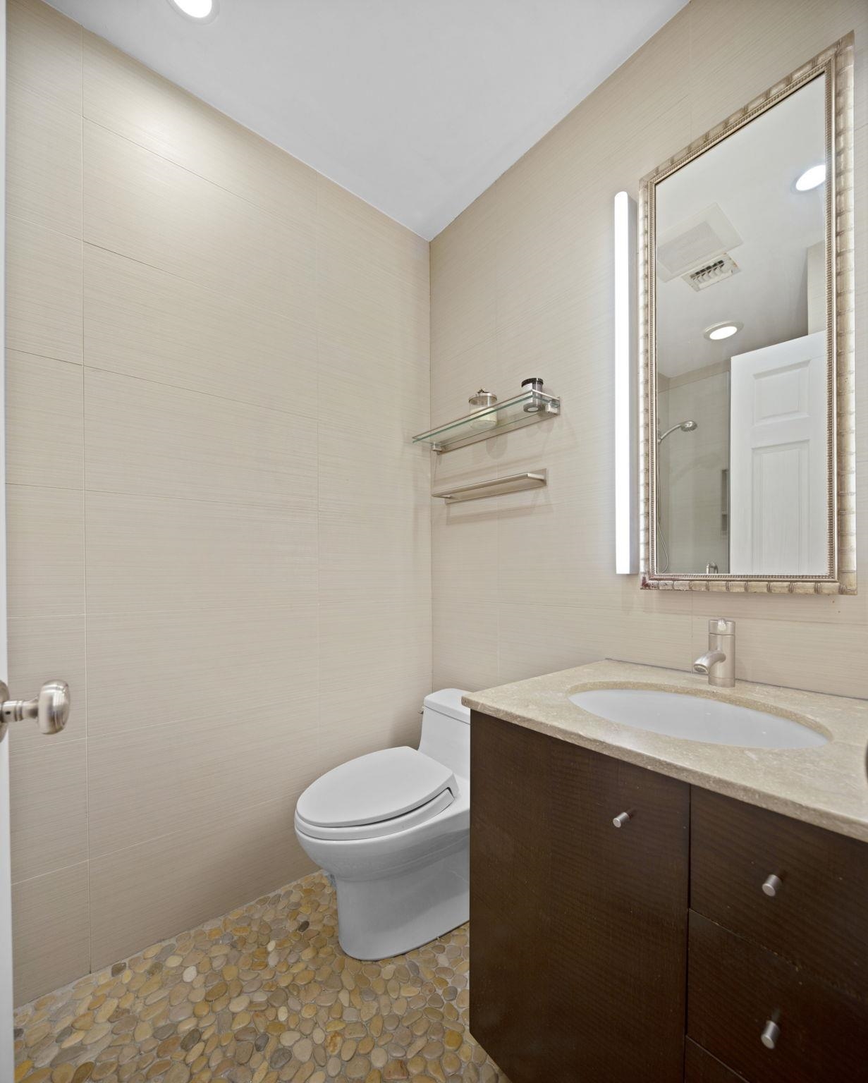 502 HUDSON ST Unit: 4