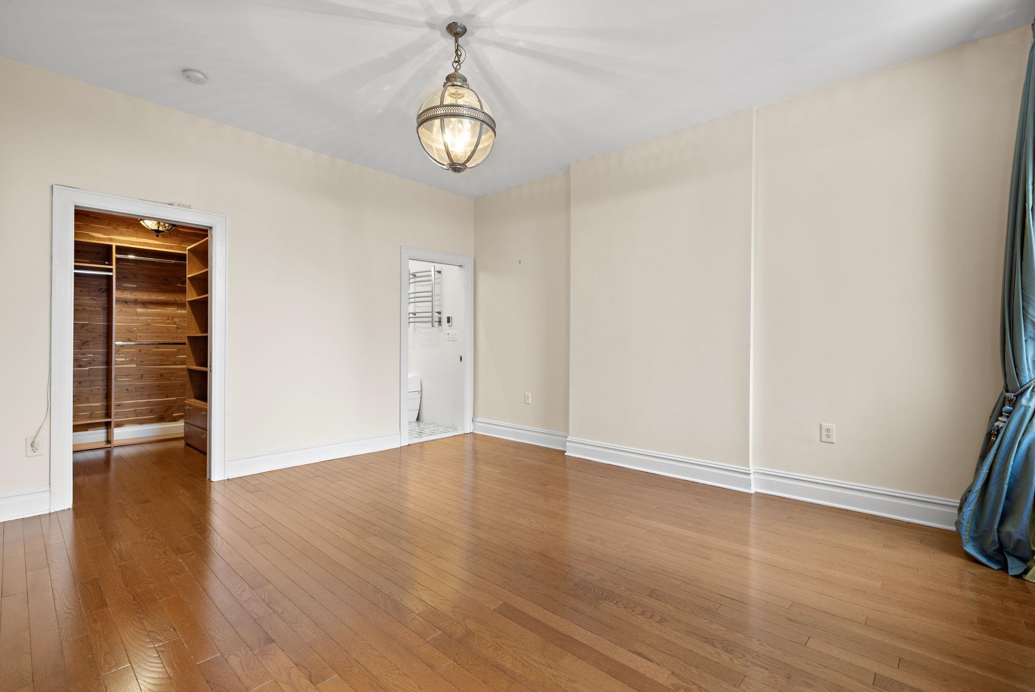 502 HUDSON ST Unit: 4