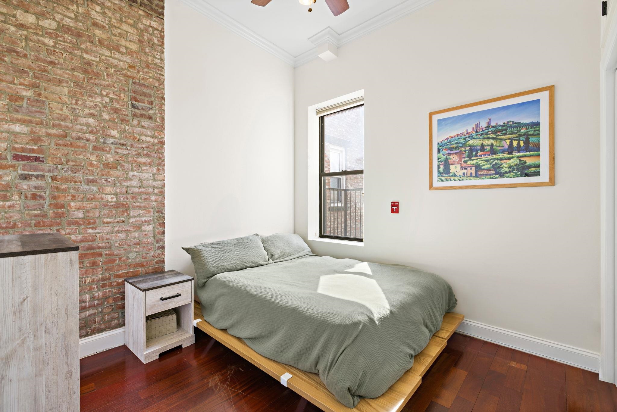 744 PARK AVE Unit: 5L