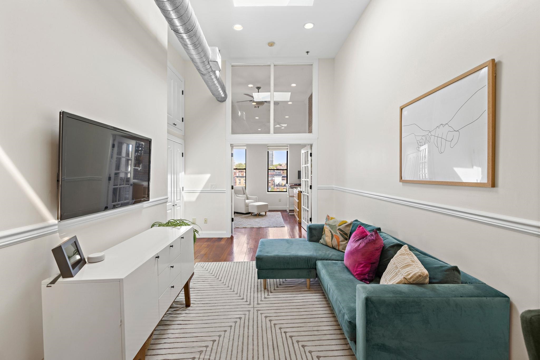 744 PARK AVE Unit: 5L