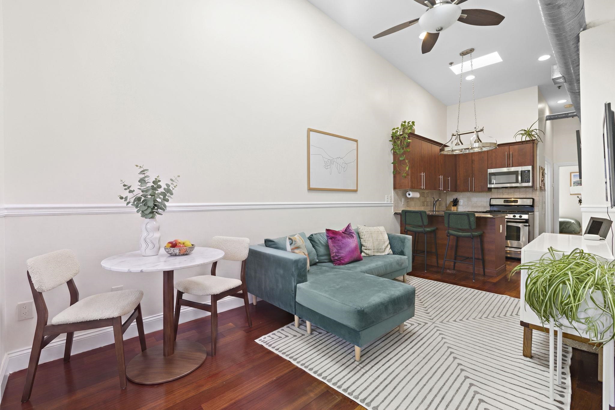 744 PARK AVE Unit: 5L