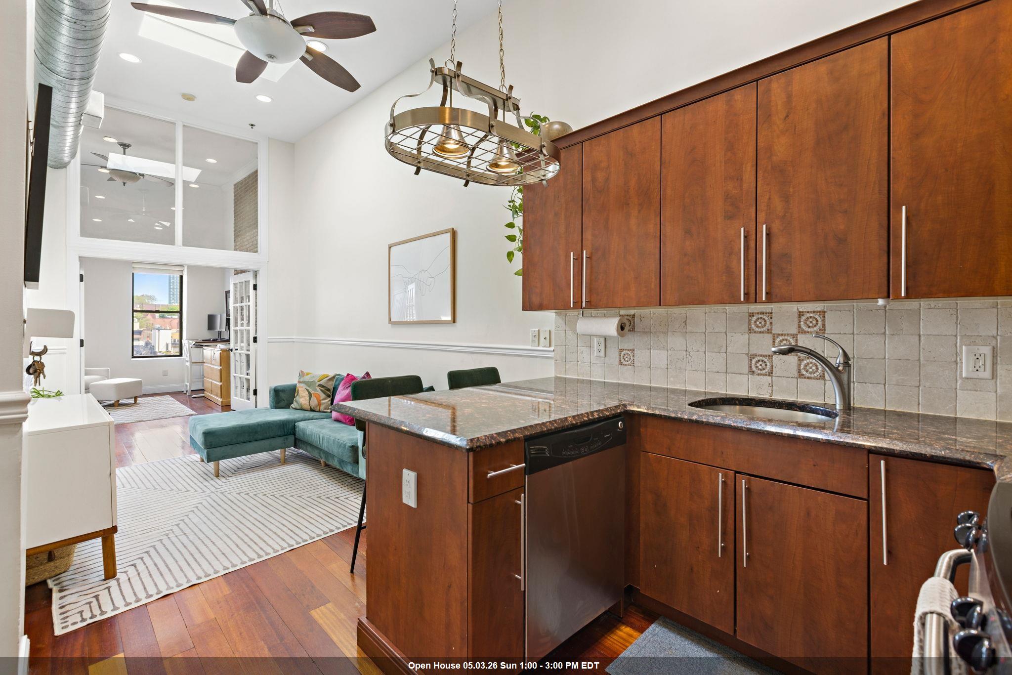744 PARK AVE Unit: 5L