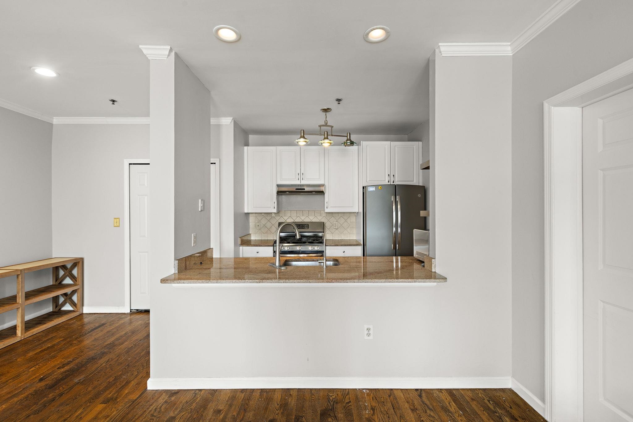 518 MONROE ST Unit: 4A