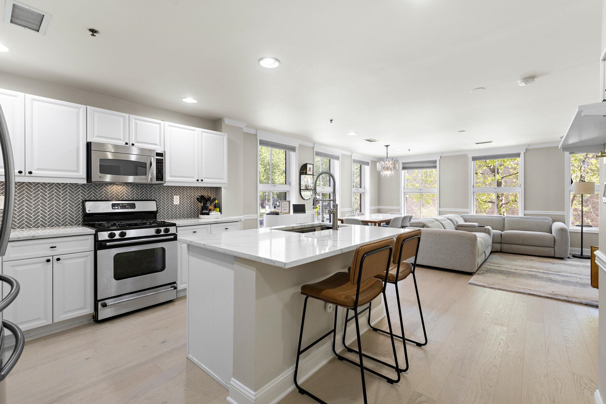 812 GRAND ST Unit: 210