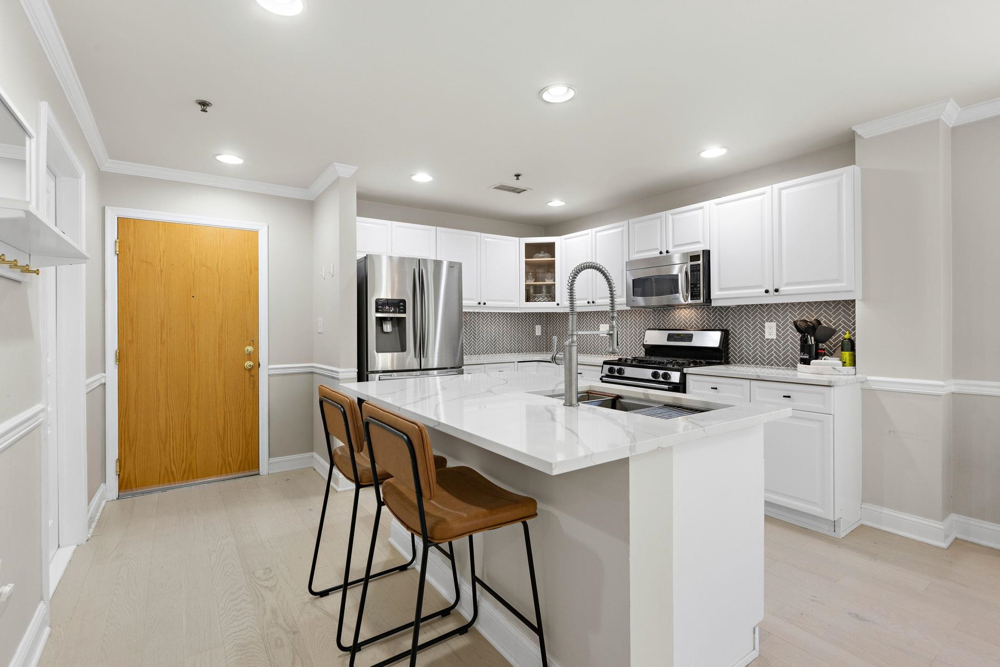 812 GRAND ST Unit: 210
