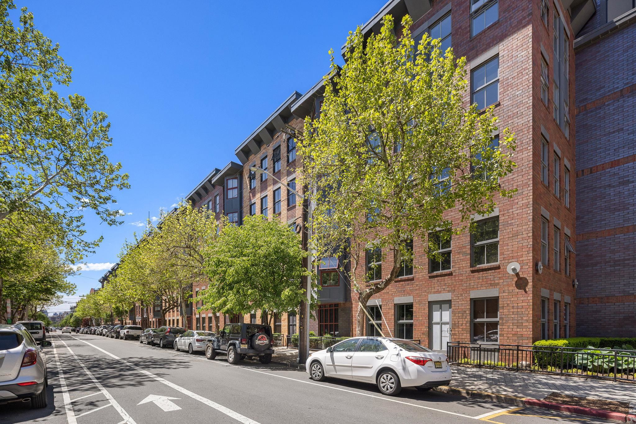 812 GRAND ST Unit: 210