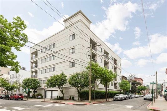 420 JEFFERSON ST Unit: 3B