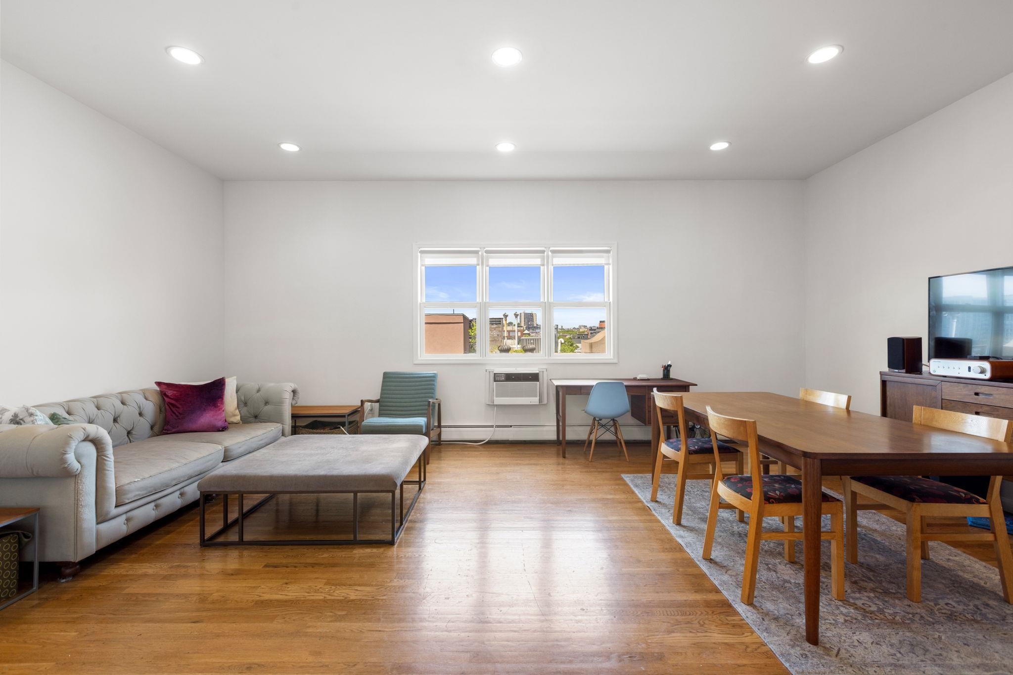 501 ADAMS ST Unit: 5I