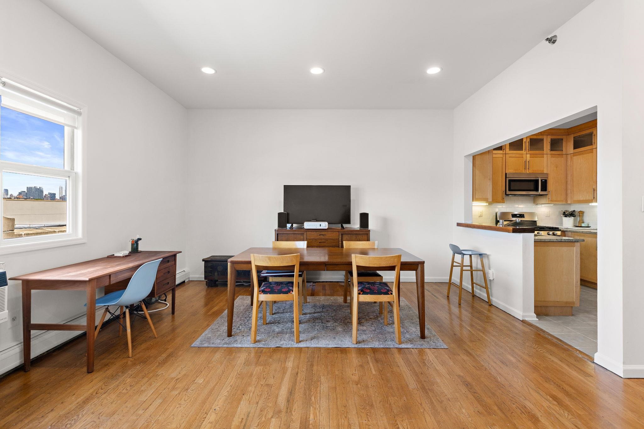 501 ADAMS ST Unit: 5I