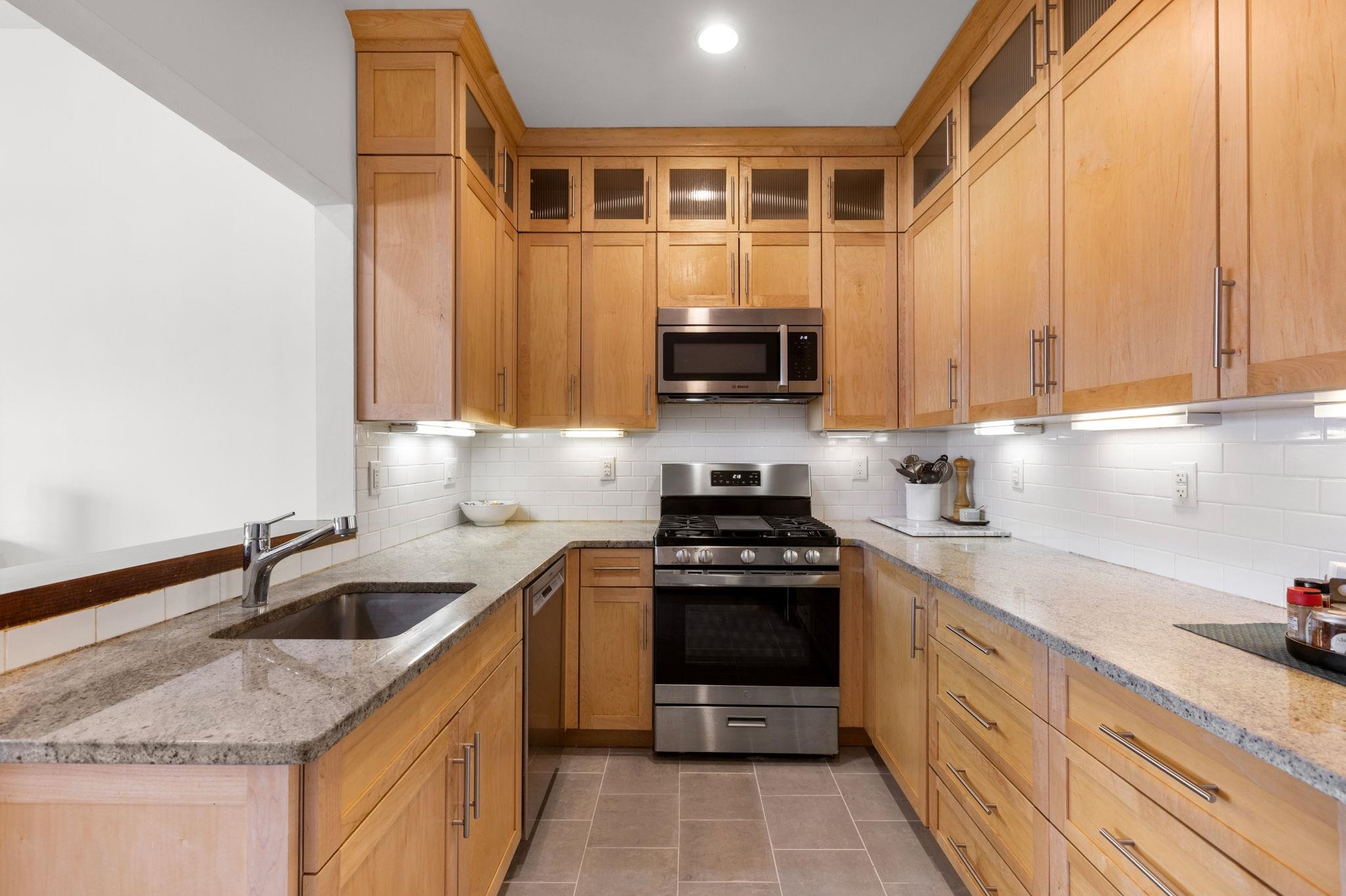 501 ADAMS ST Unit: 5I