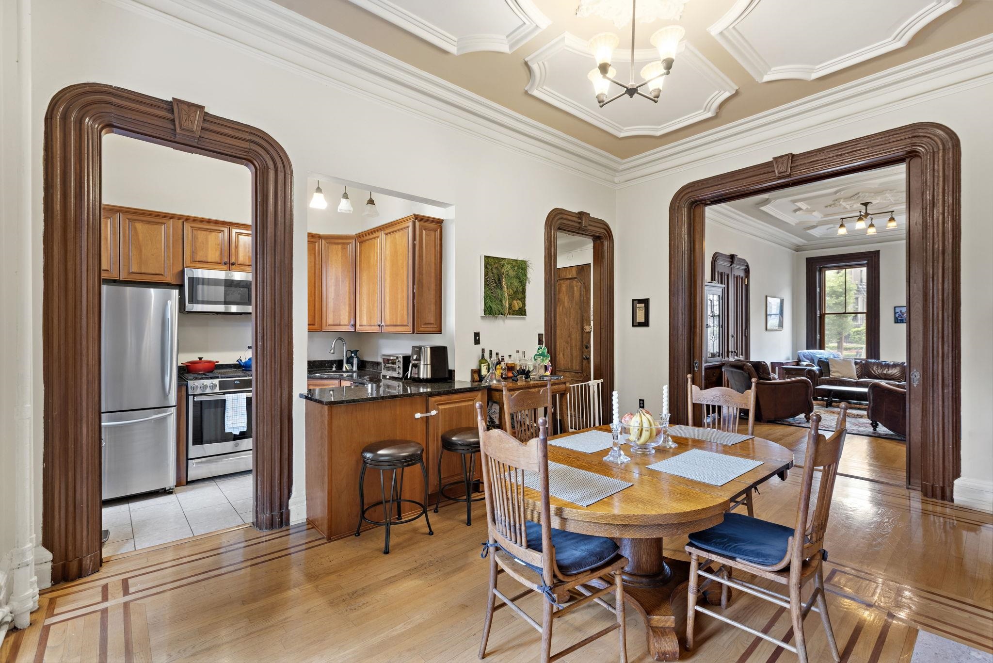 910 HUDSON ST Unit: 1