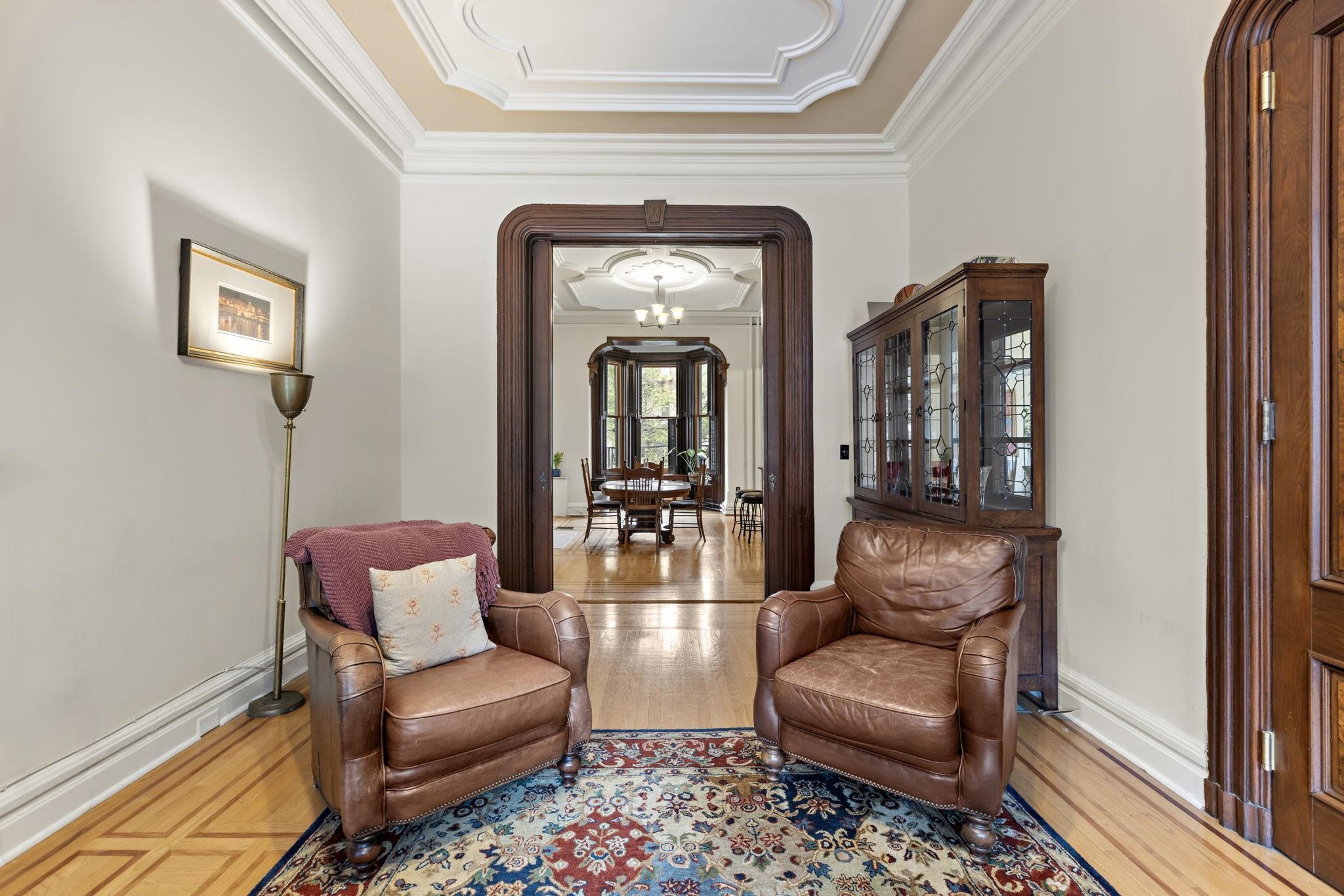 910 HUDSON ST Unit: 1