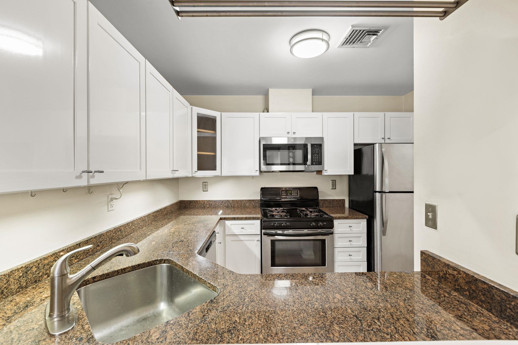 420 JEFFERSON ST Unit: 3B