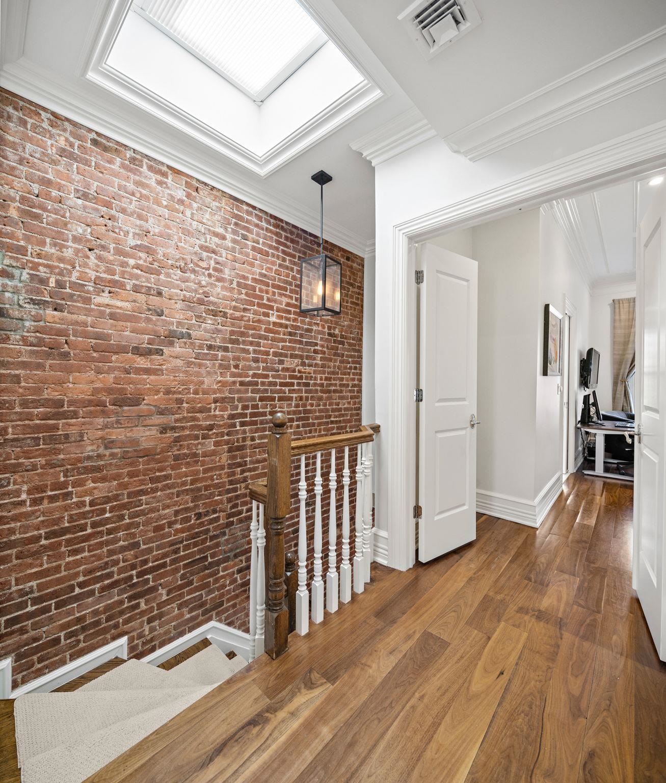 809 BLOOMFIELD ST