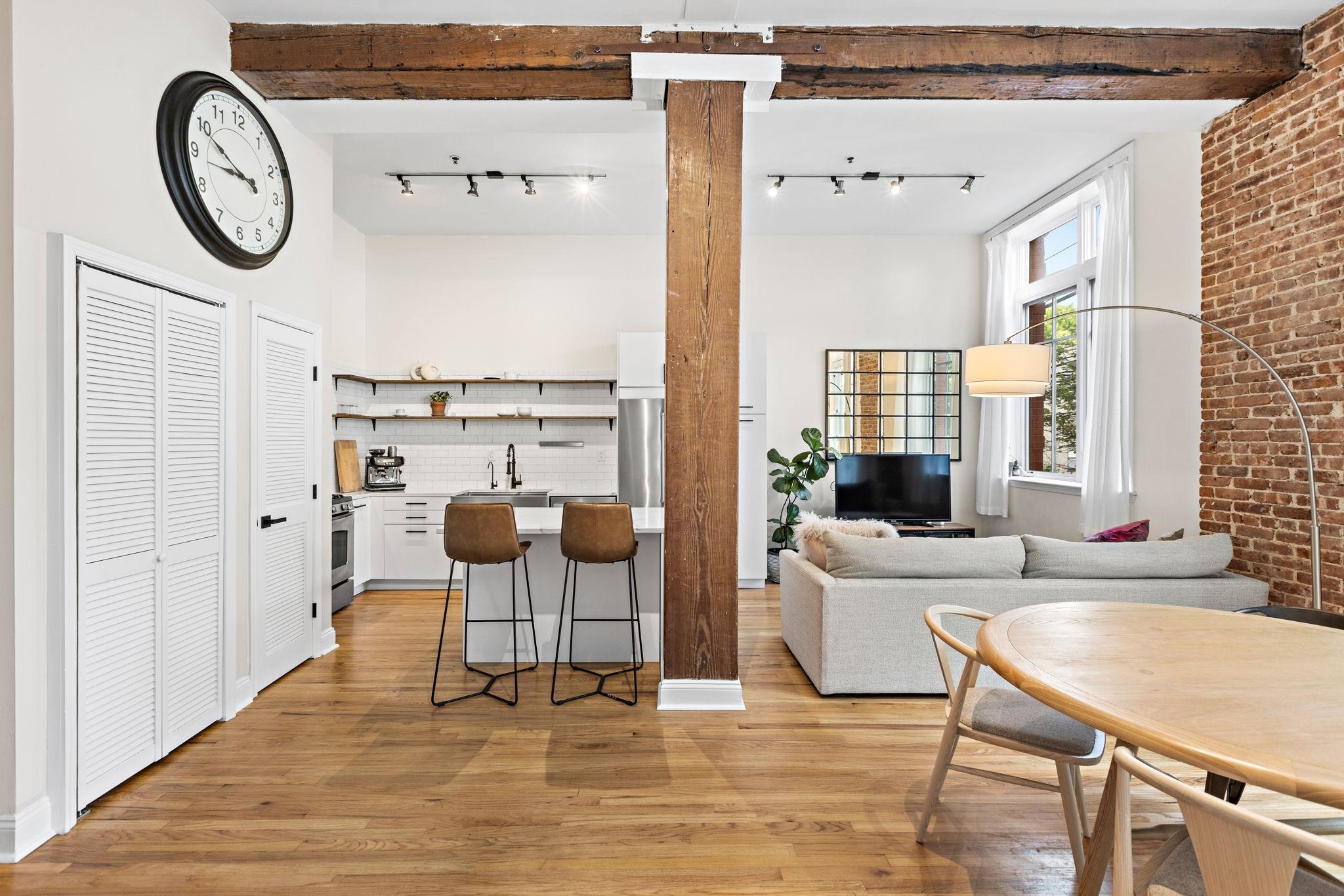 1023 CLINTON ST Unit: 2A