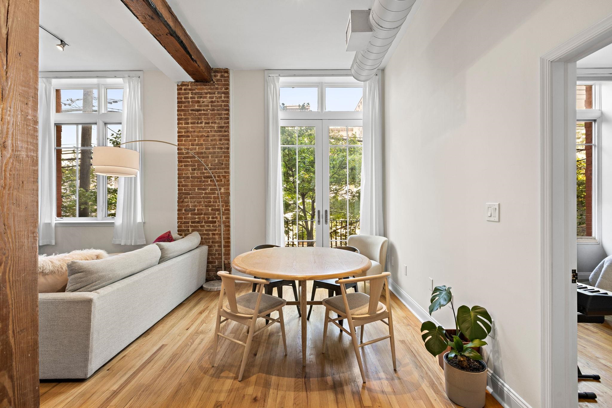 1023 CLINTON ST Unit: 2A