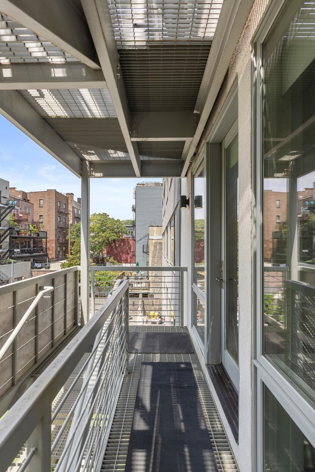 828 PARK AVE Unit: 2