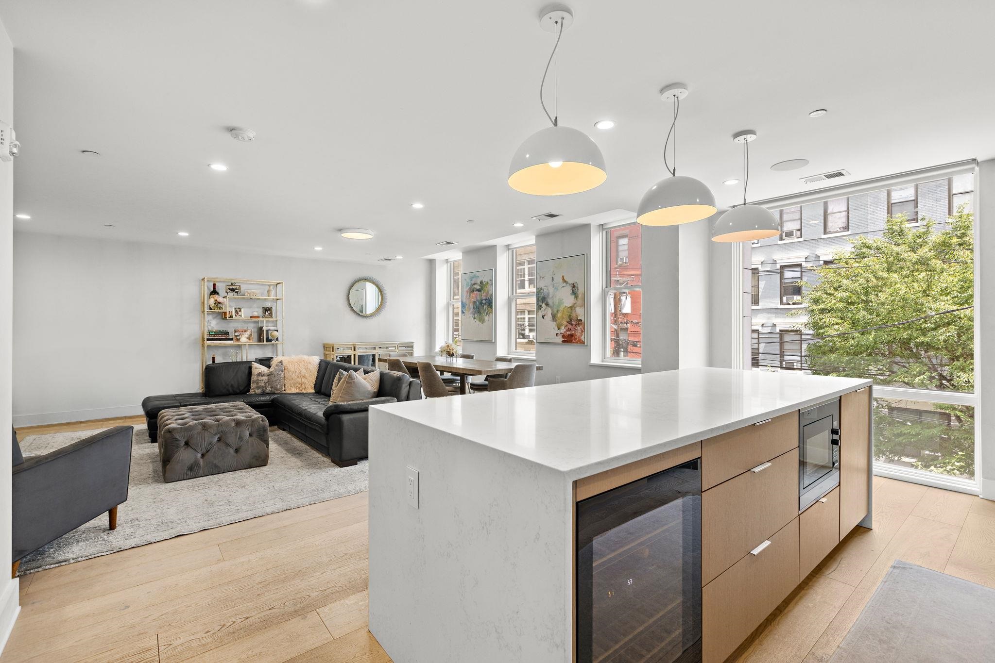 828 PARK AVE Unit: 2