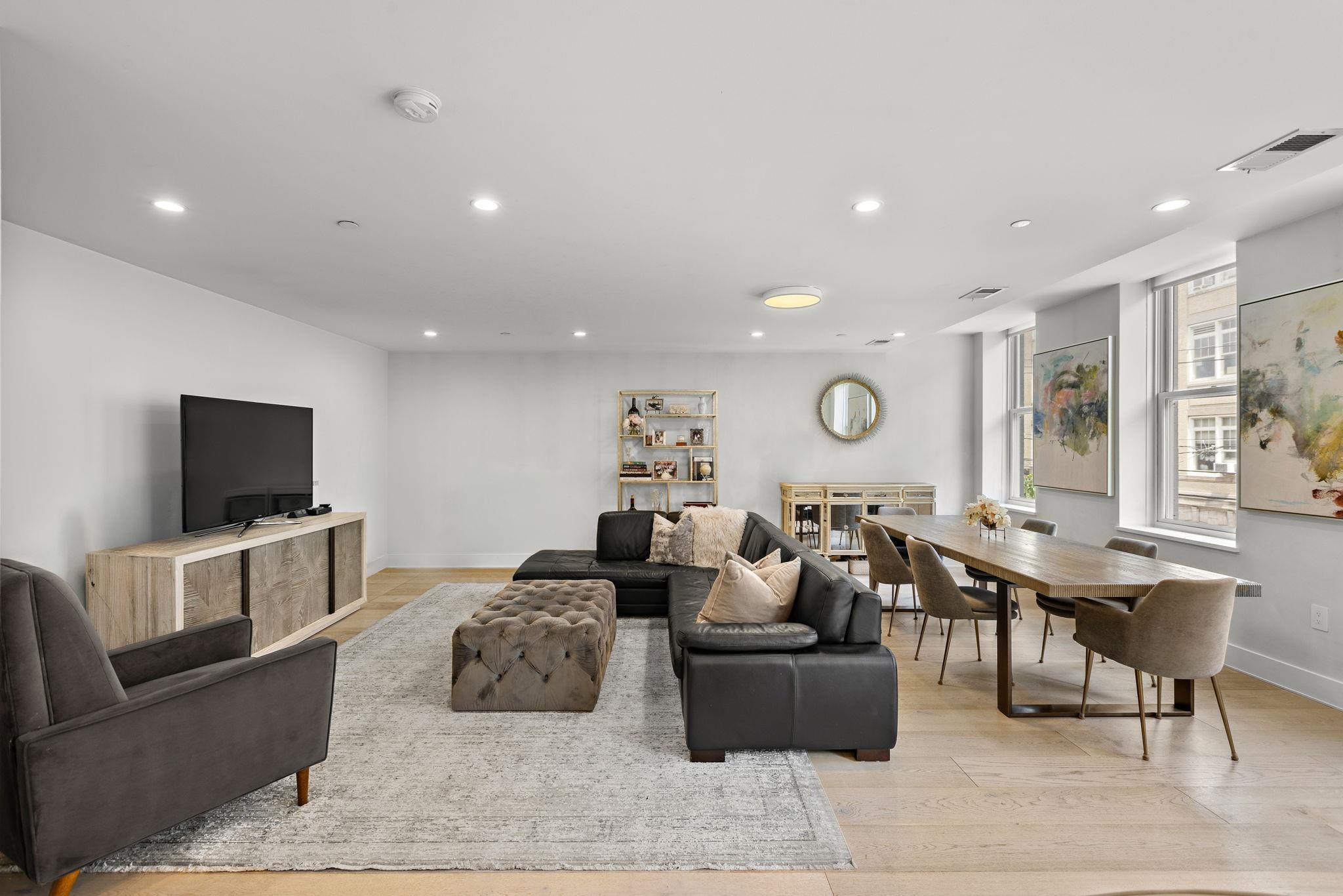 828 PARK AVE Unit: 2