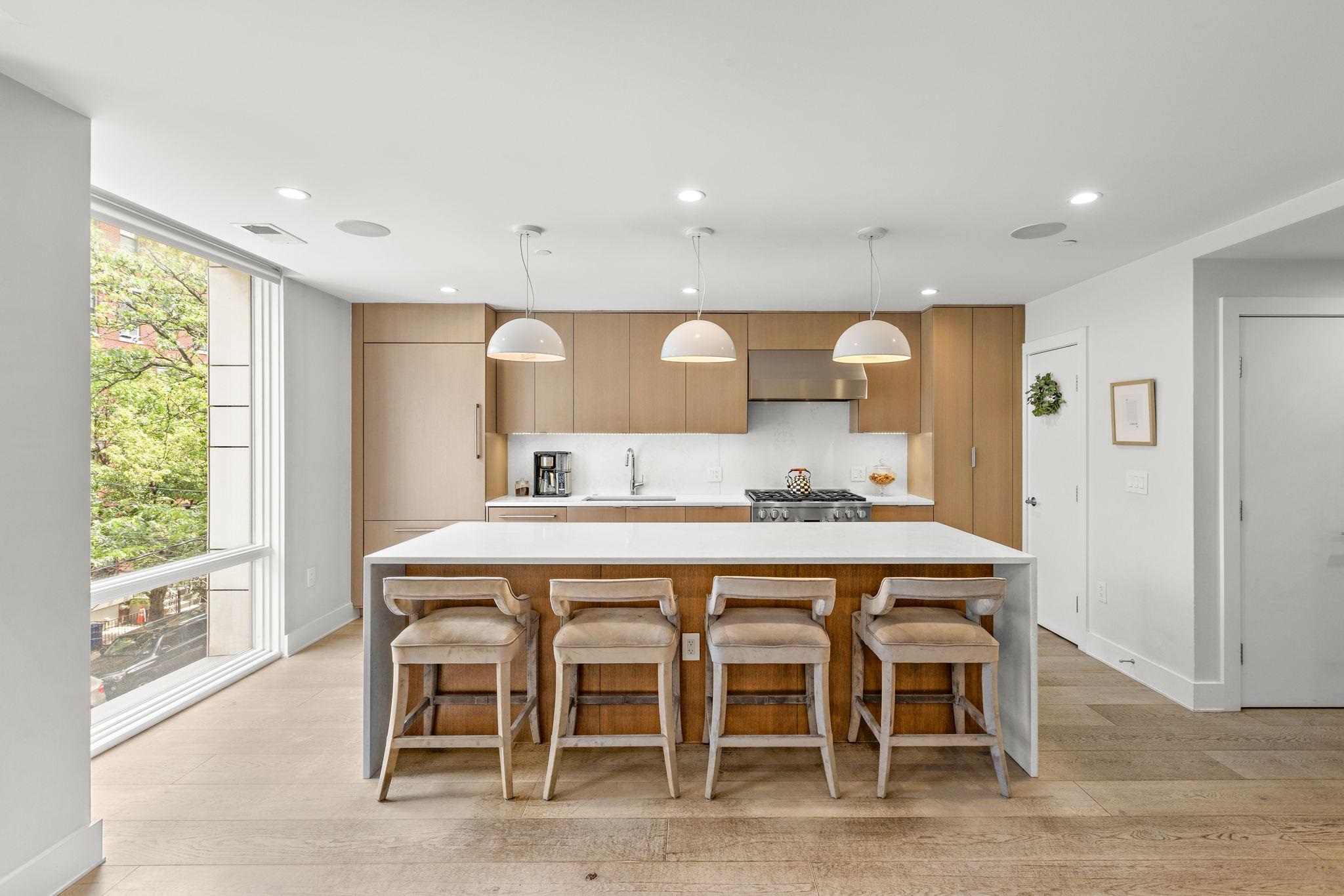 828 PARK AVE Unit: 2