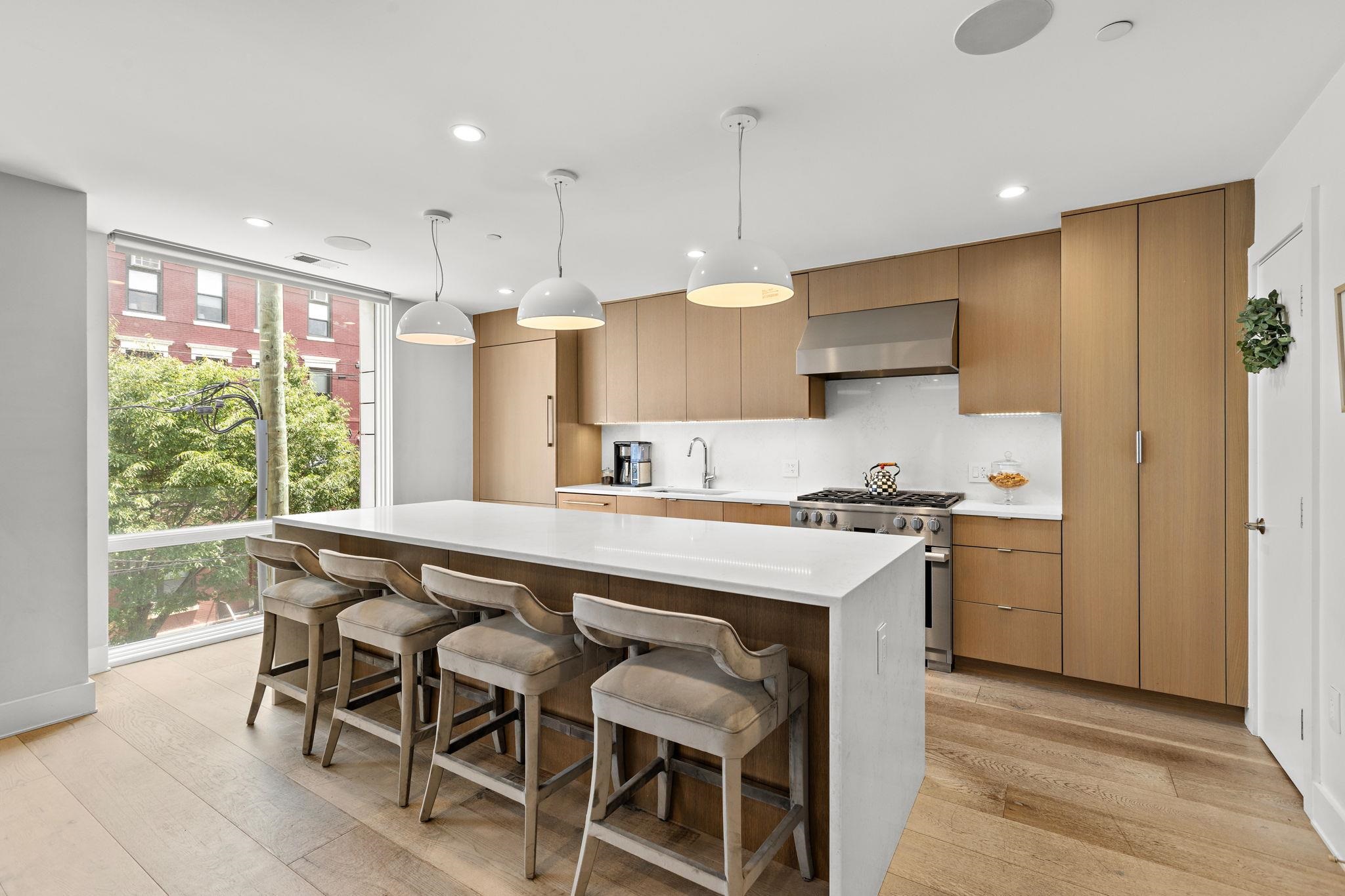 828 PARK AVE Unit: 2