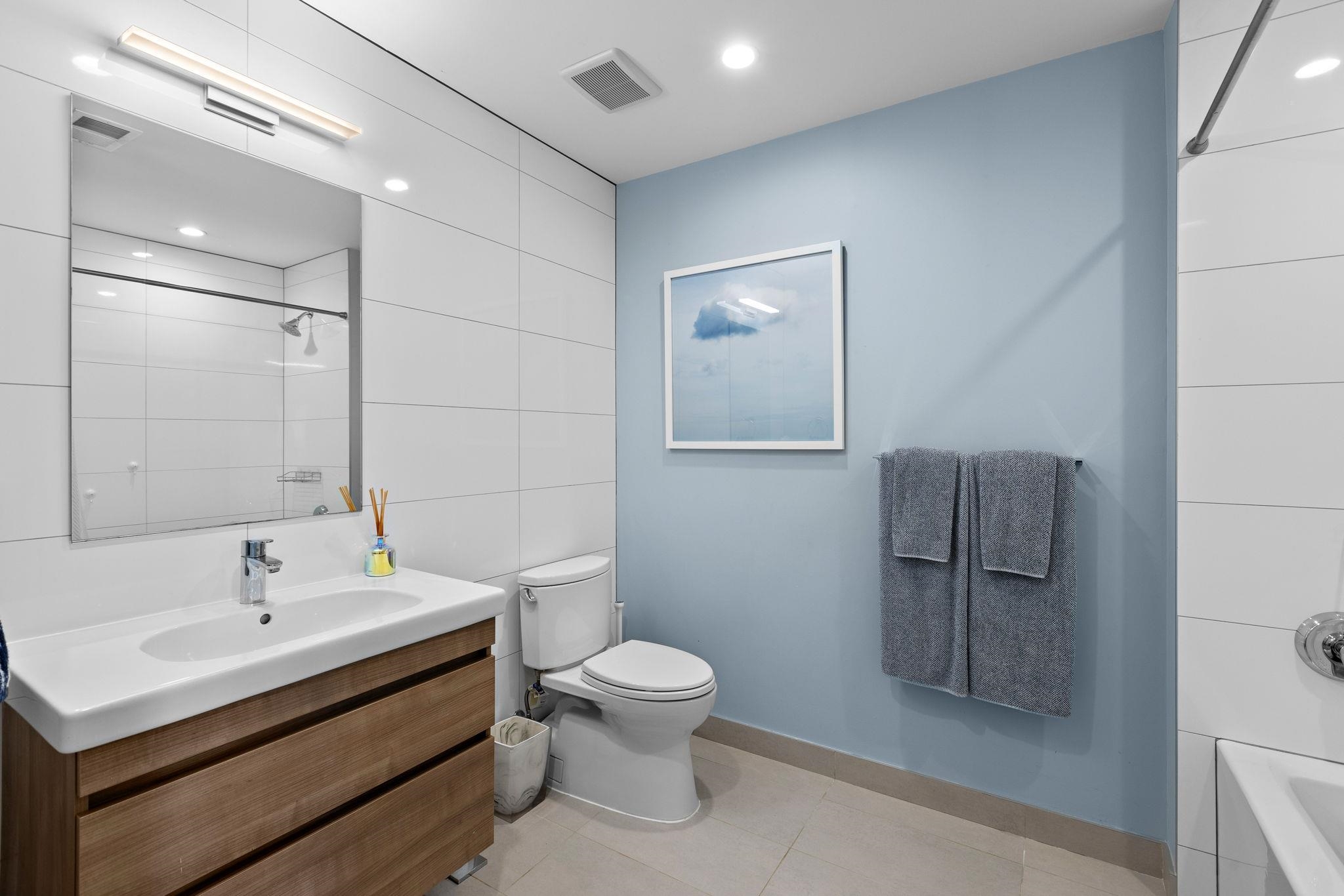 828 PARK AVE Unit: 2