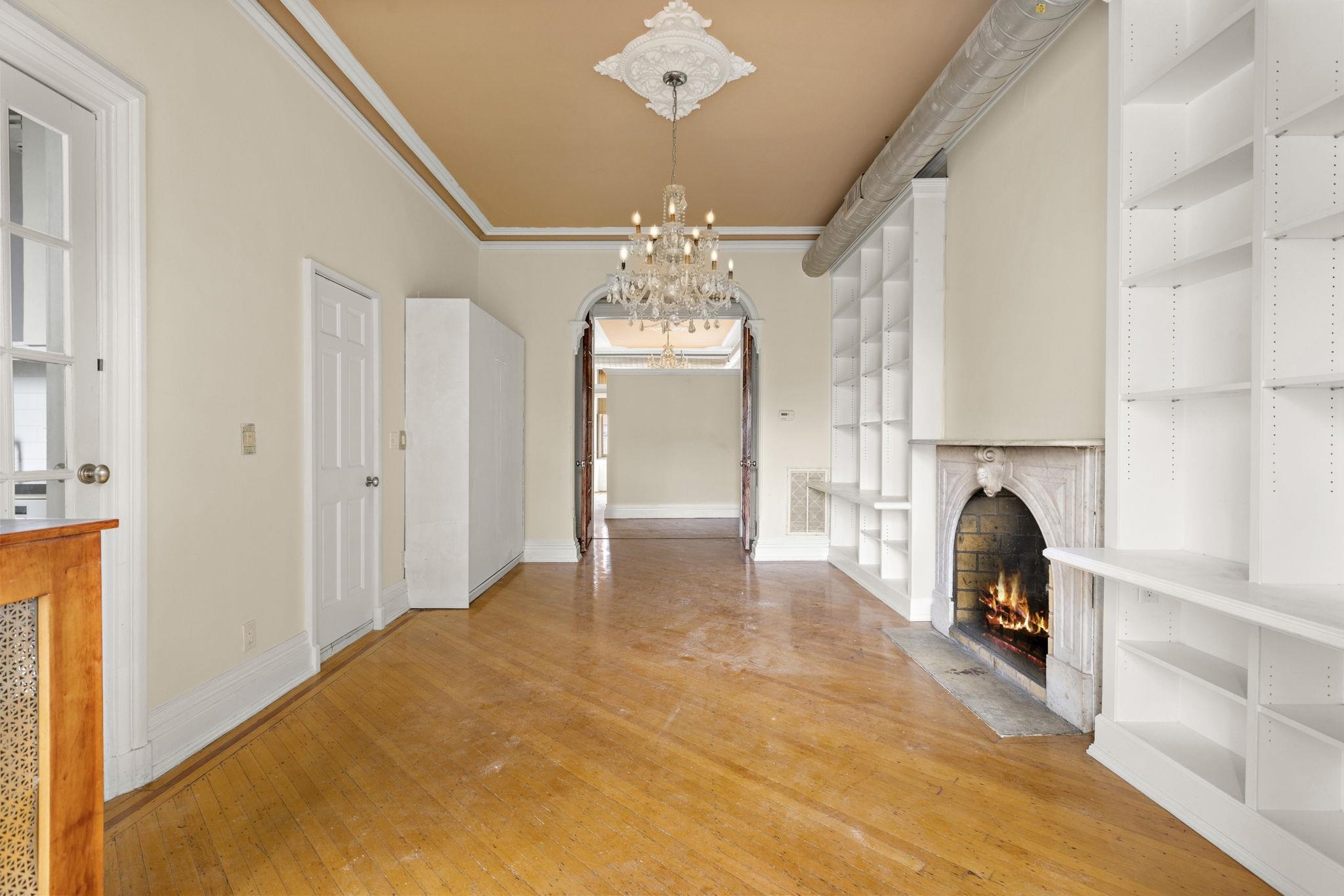 910 HUDSON ST Unit: 2