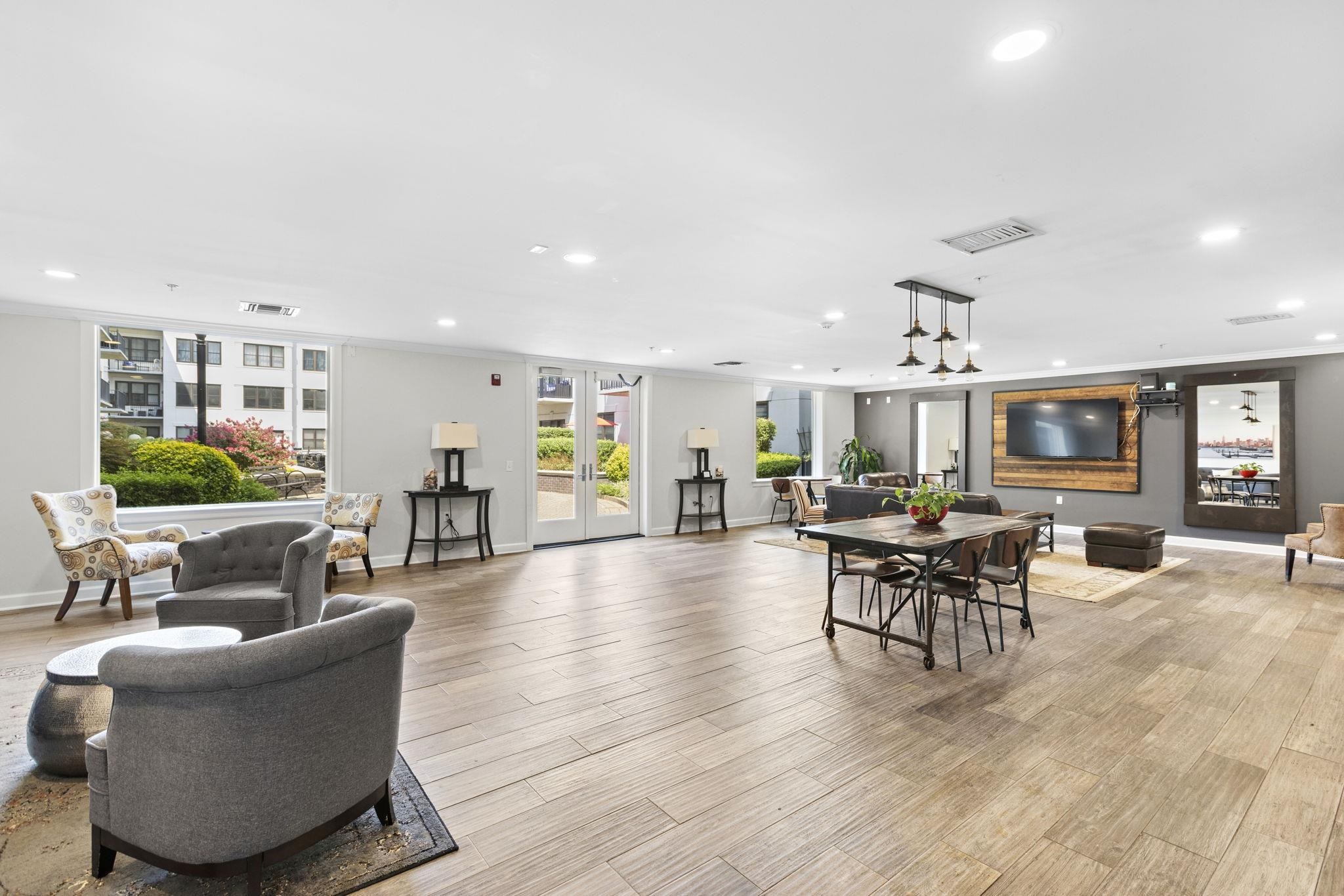1200 GRAND ST Unit: 417