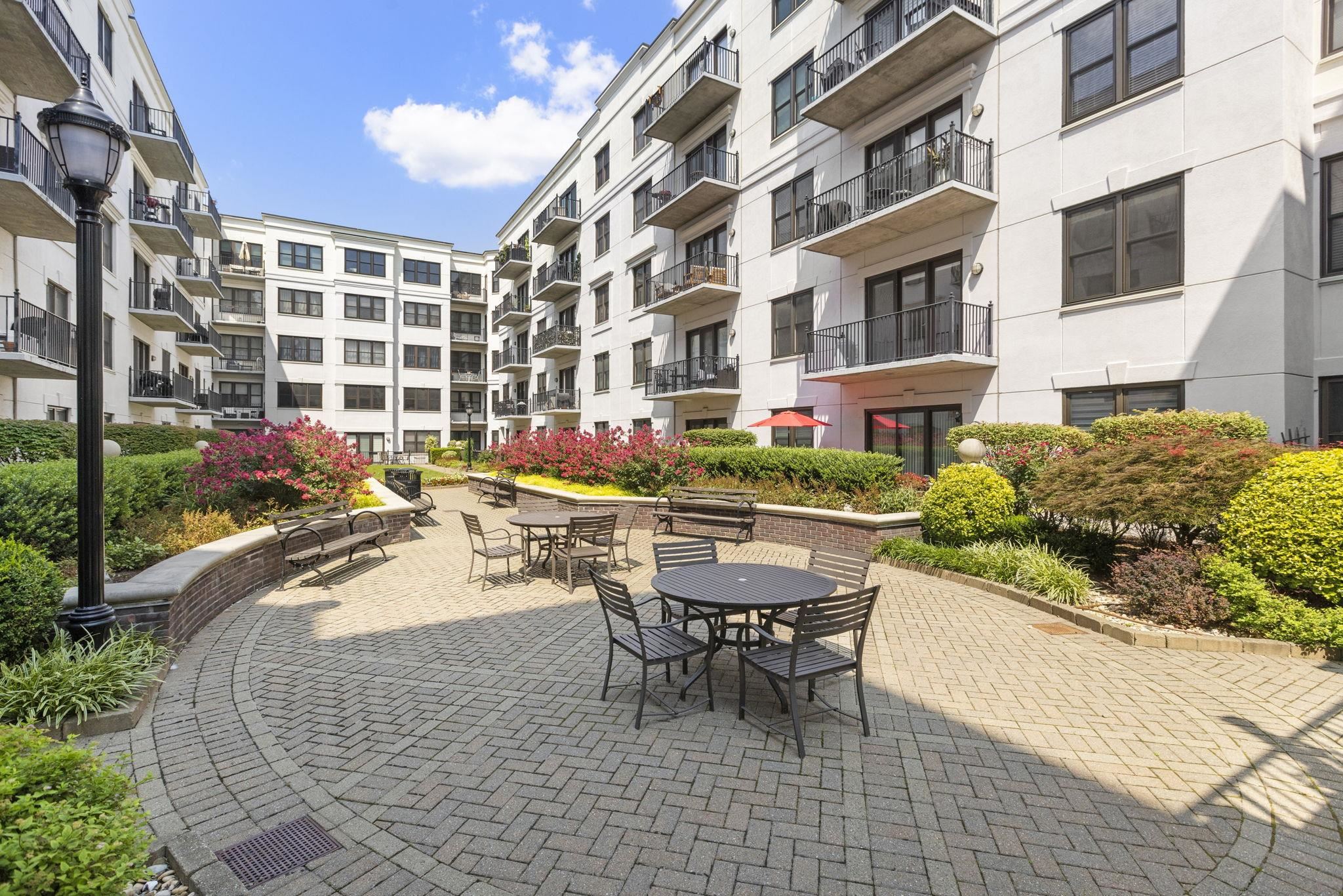 1200 GRAND ST Unit: 417
