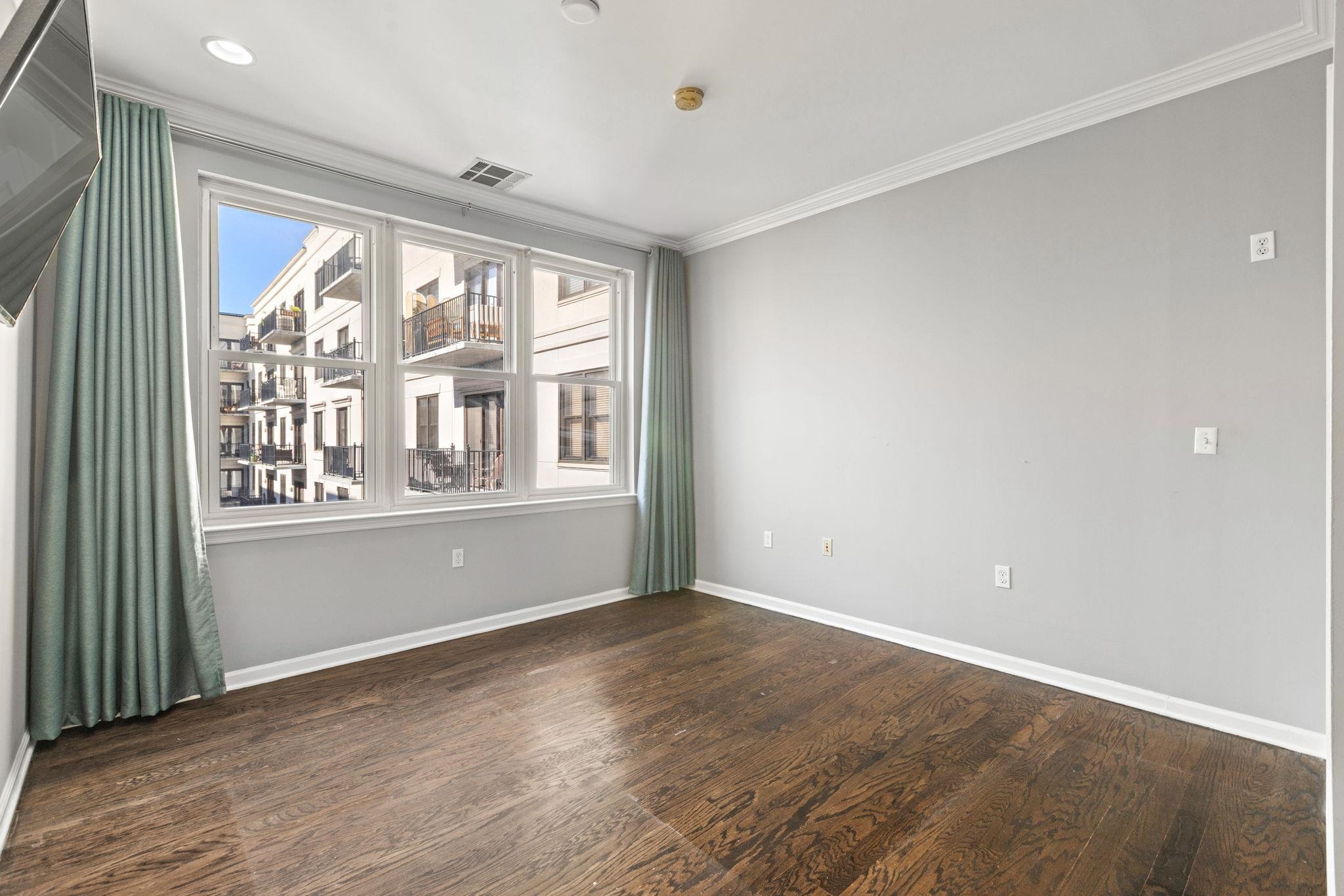 1200 GRAND ST Unit: 417