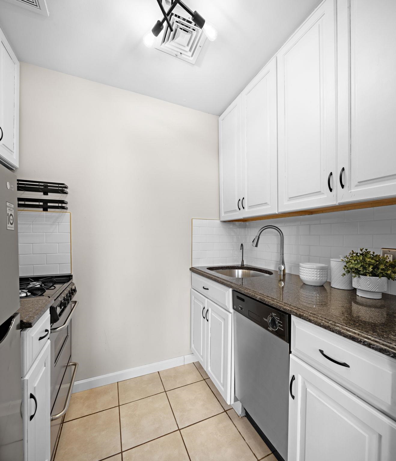 1015 GRAND ST Unit: 4B