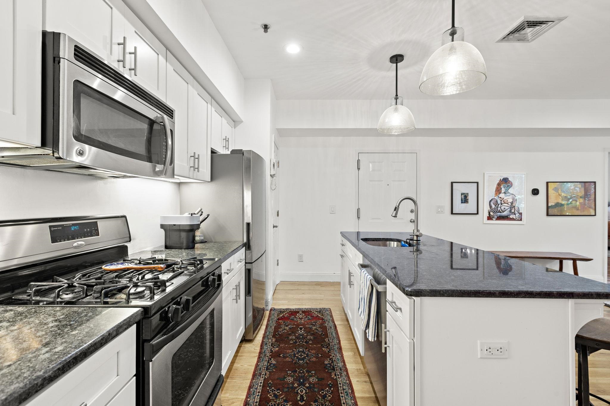416 GRAND ST Unit: 2B