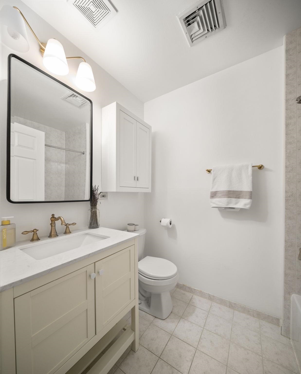 416 GRAND ST Unit: 2B