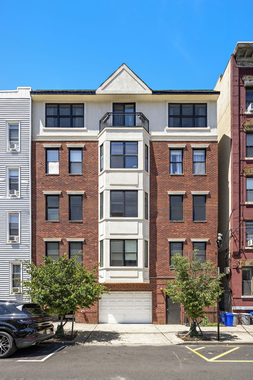 416 GRAND ST Unit: 2B