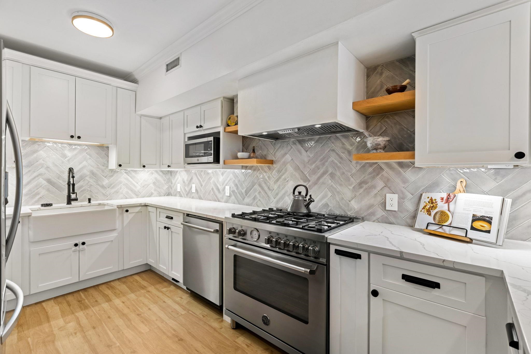 415 MADISON ST Unit: 2
