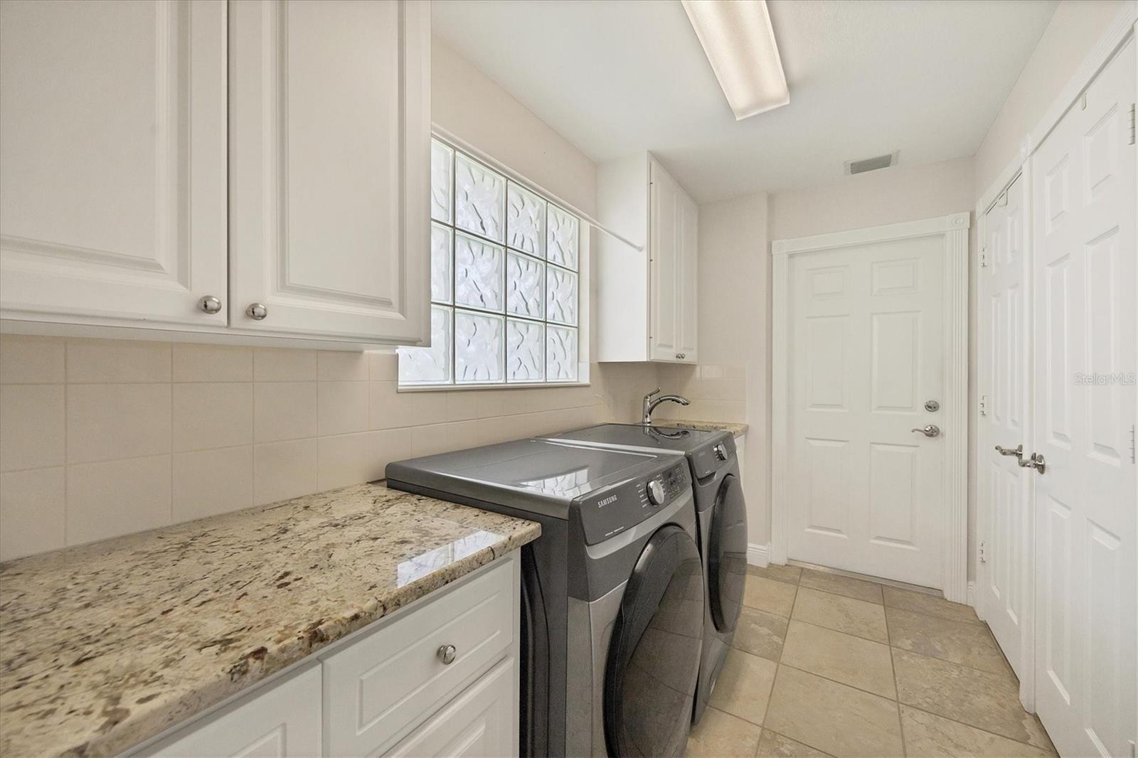 7708 CAMMINARE DR