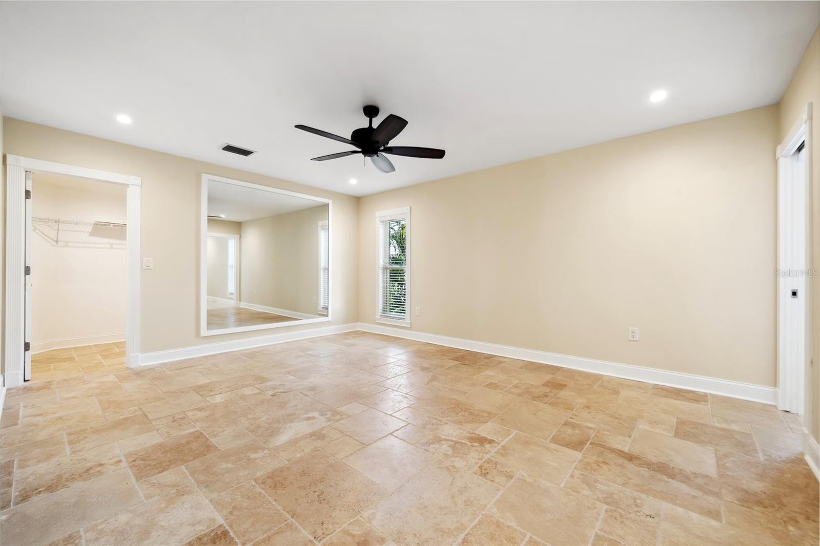 5512 AVENIDA DEL MARE