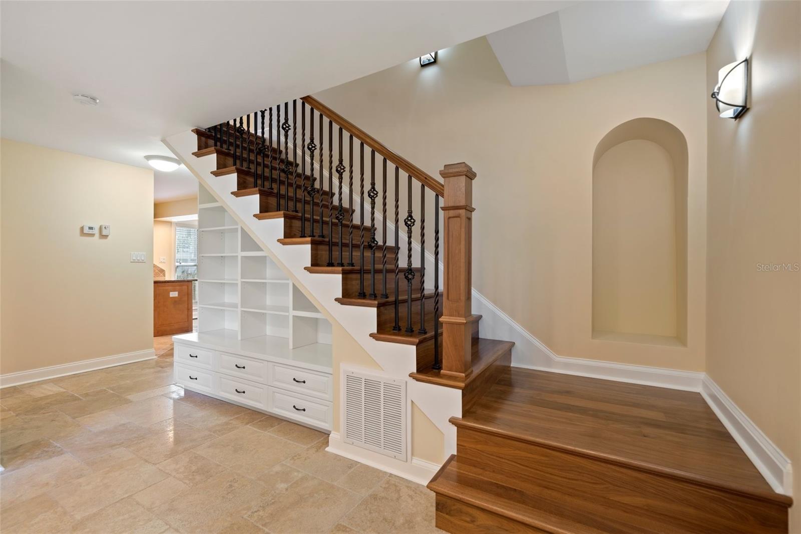 5512 AVENIDA DEL MARE