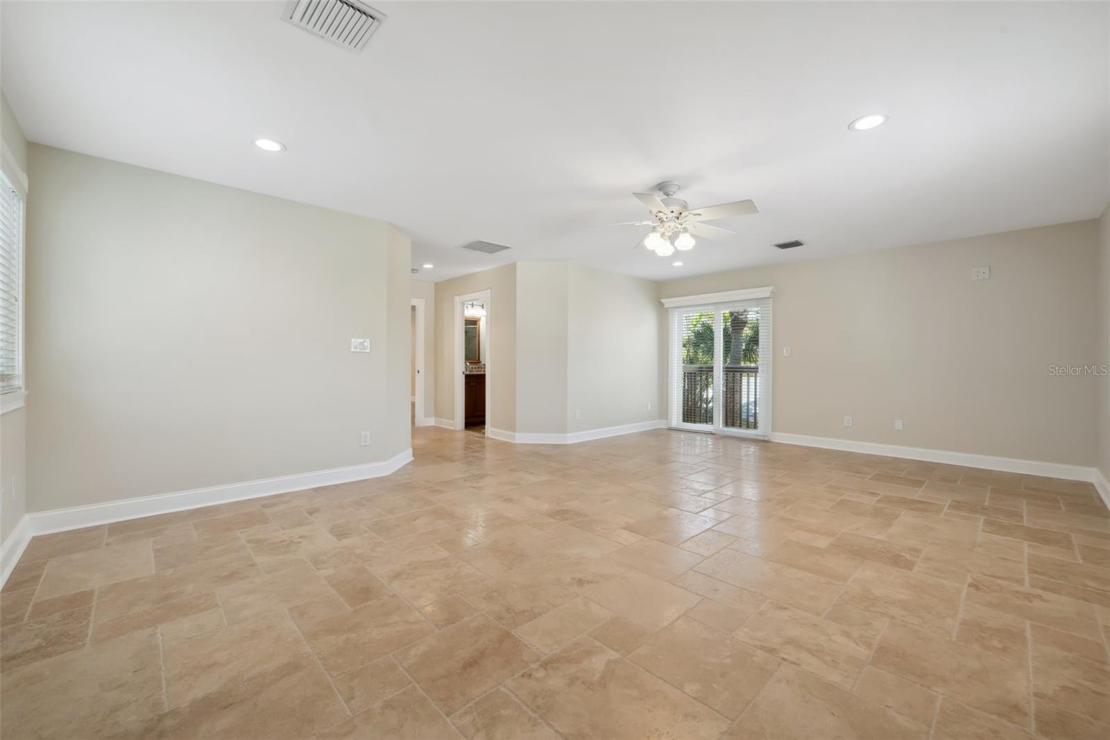 5512 AVENIDA DEL MARE