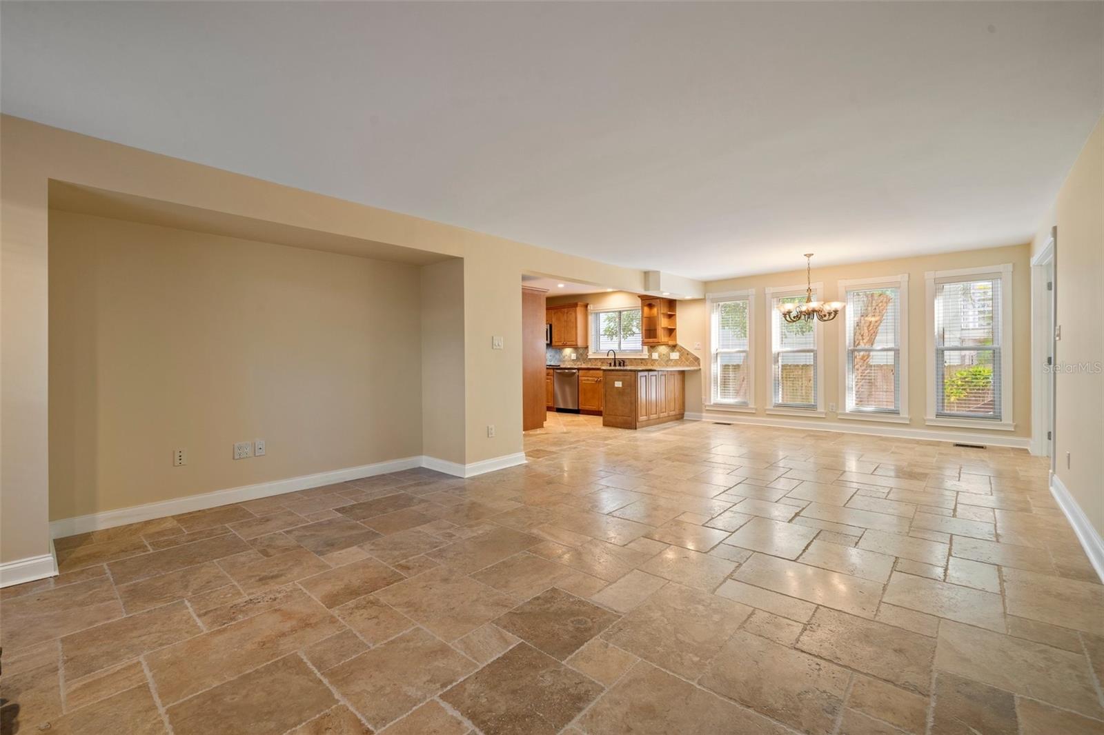 5512 AVENIDA DEL MARE