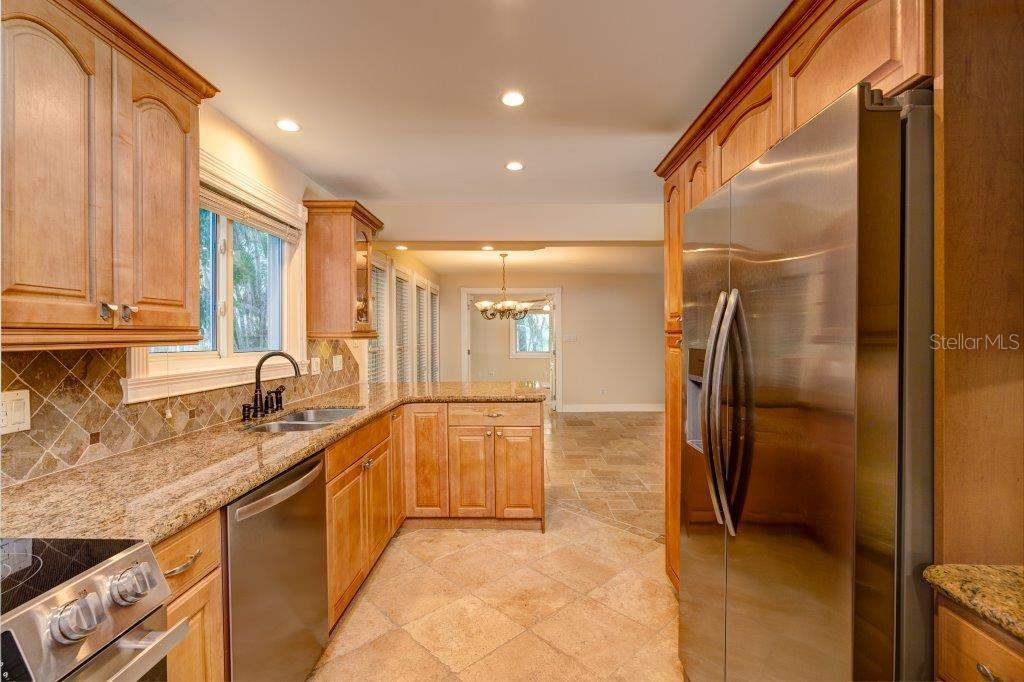 5512 AVENIDA DEL MARE