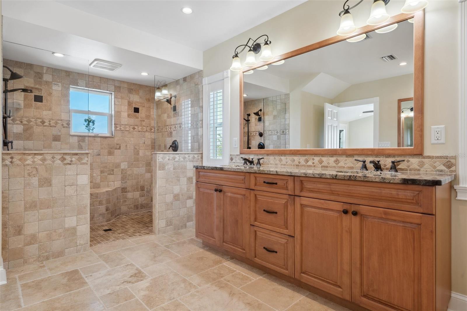 5512 AVENIDA DEL MARE