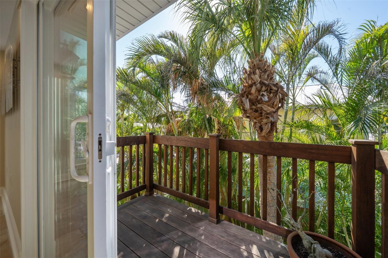 5512 AVENIDA DEL MARE